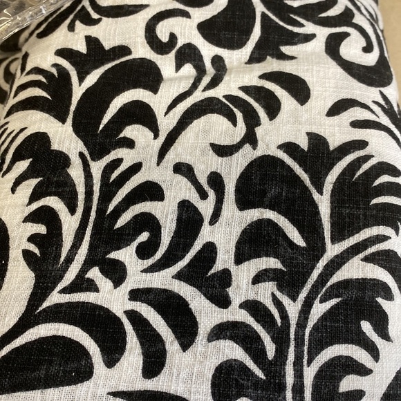 Drapery.  Pier 1 - Picture 5 of 5